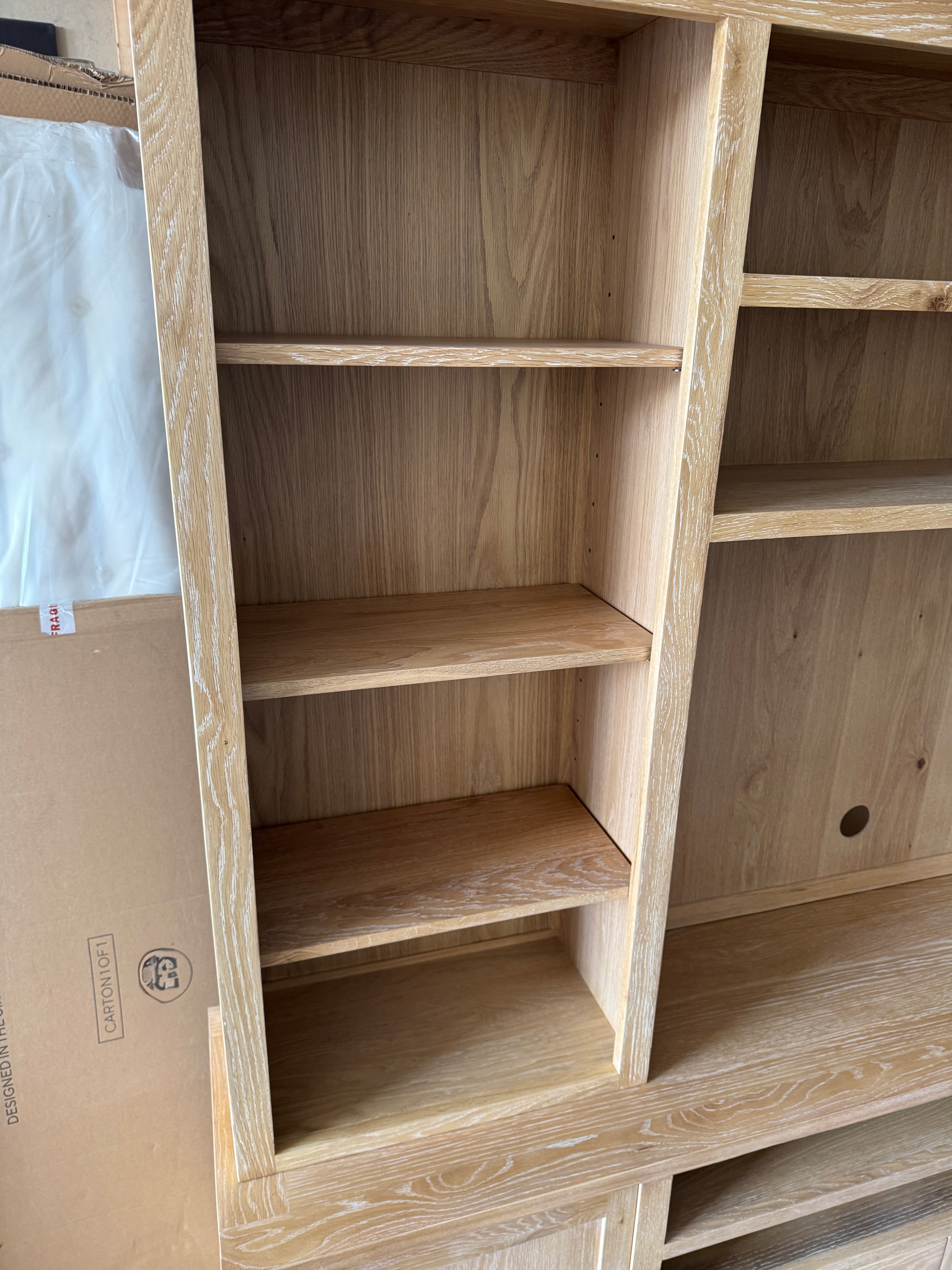 INGLESHAM WHITEWASH OAK
TV and Media Storage Unit Quality Furniture Clearance Ltd
