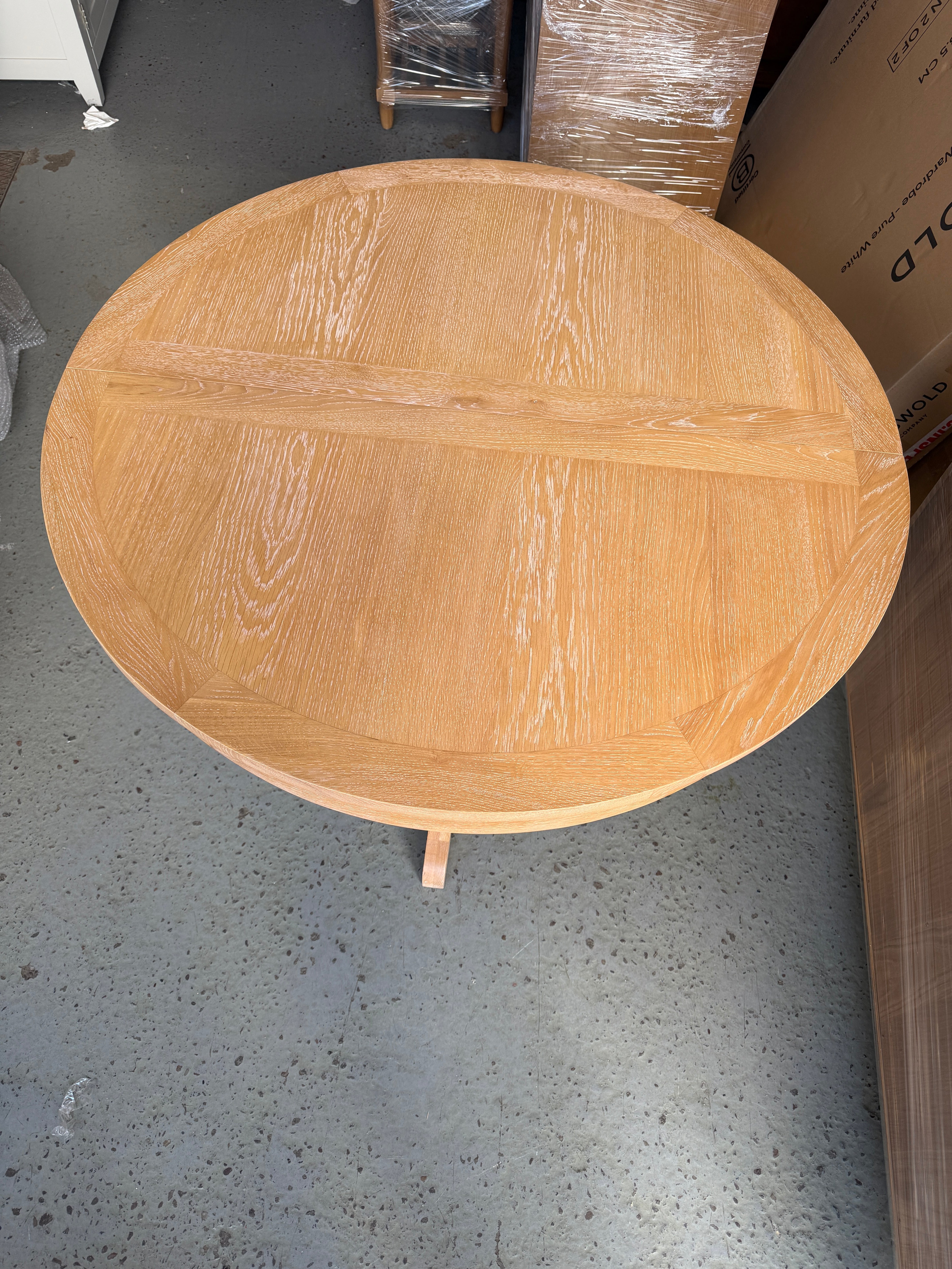 INGLESHAM WHITEWASH OAK Round Ext Dining Table Quality Furniture Clearance Ltd