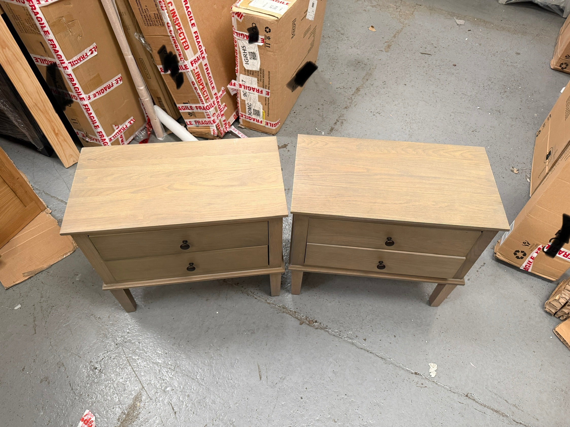 BIBURY SMOKED OAK
Wide 2 Drawer Bedside Table - set of 2 Quality Furniture Clearance Ltd