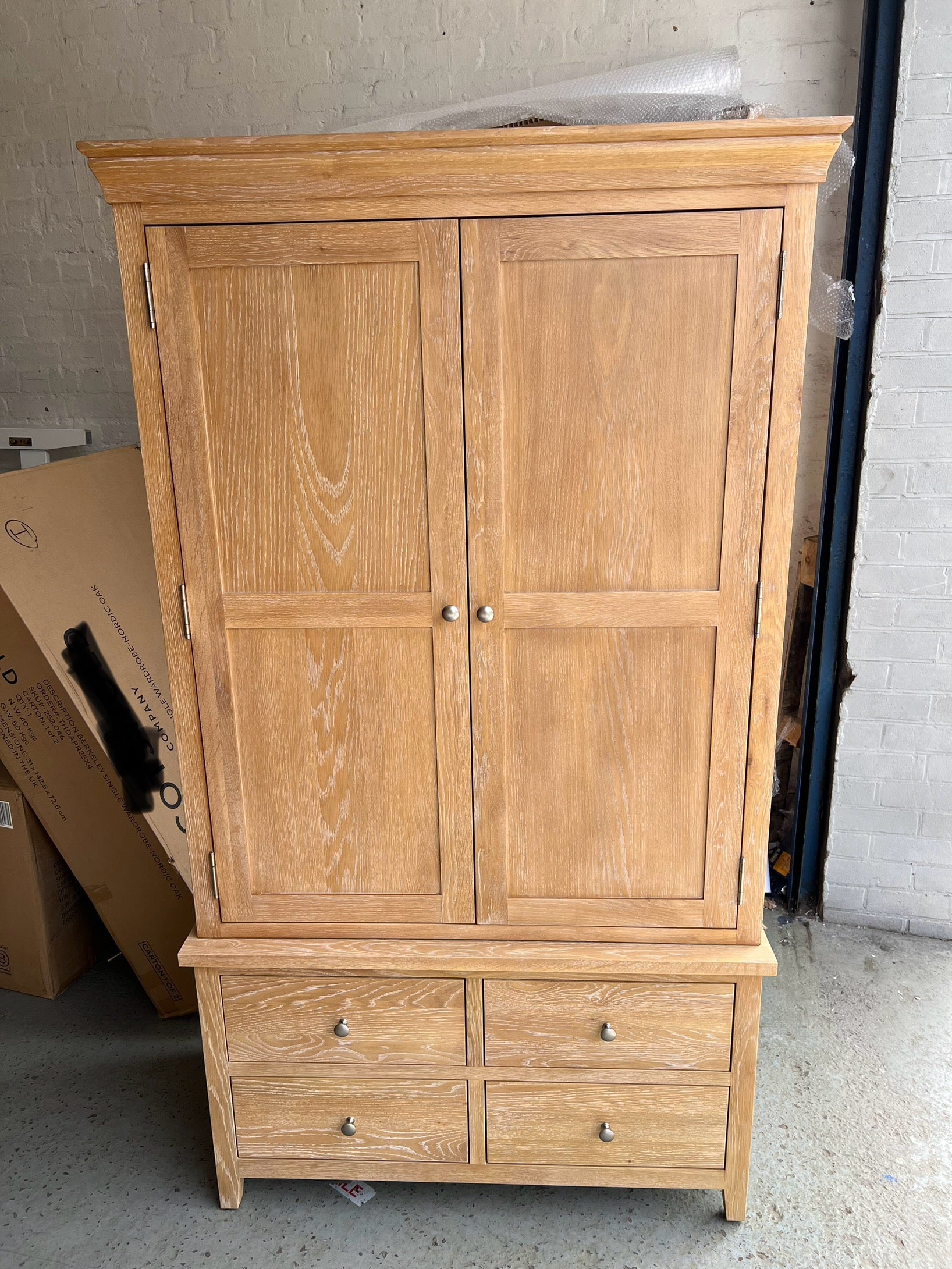 INGLESHAM WHITEWASH OAK Double Larder Quality Furniture Clearance Ltd