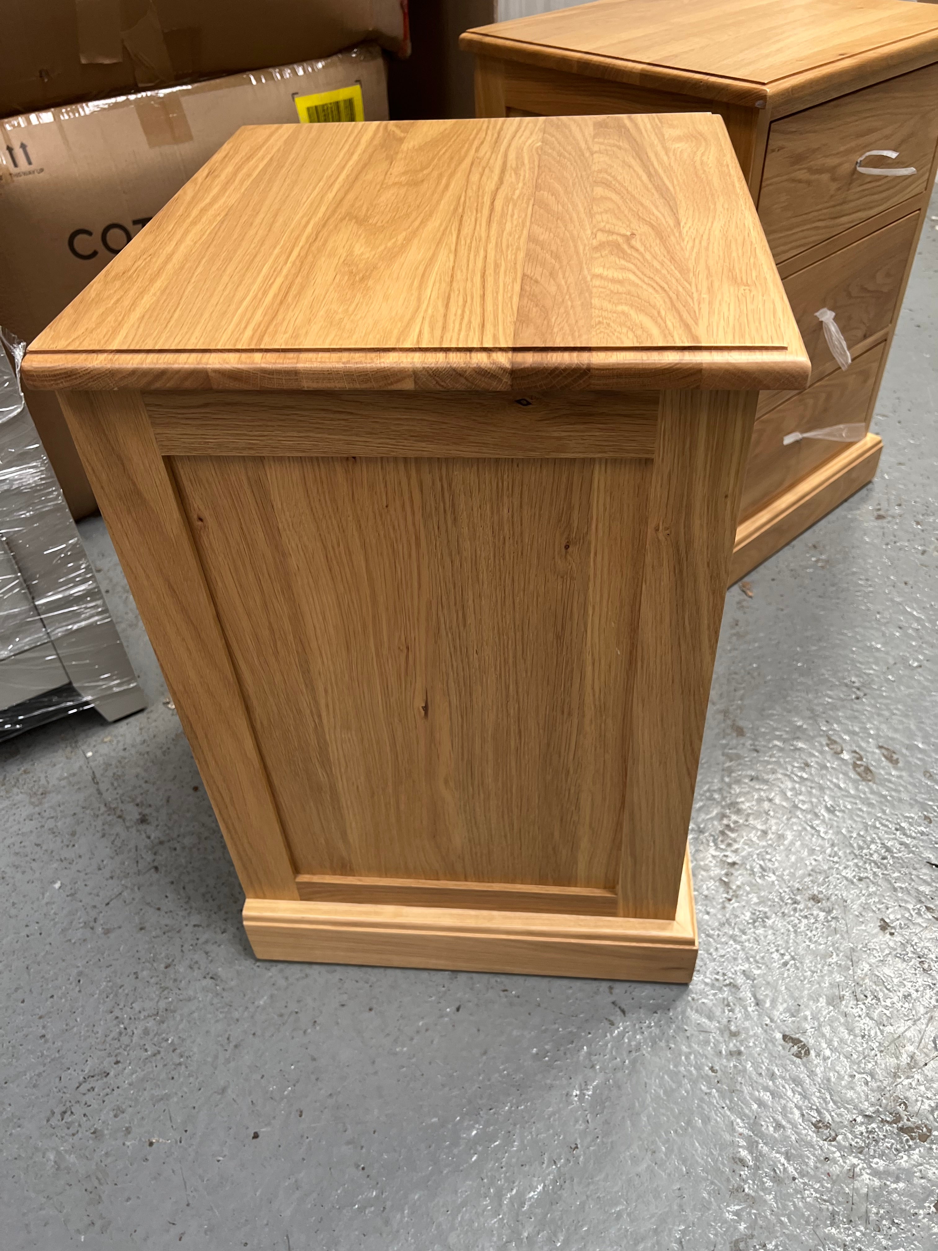 Set of 2 APPLEBY LIGHT OAK 3 Drawer Bedside Tables Quality Furniture Clearance Ltd