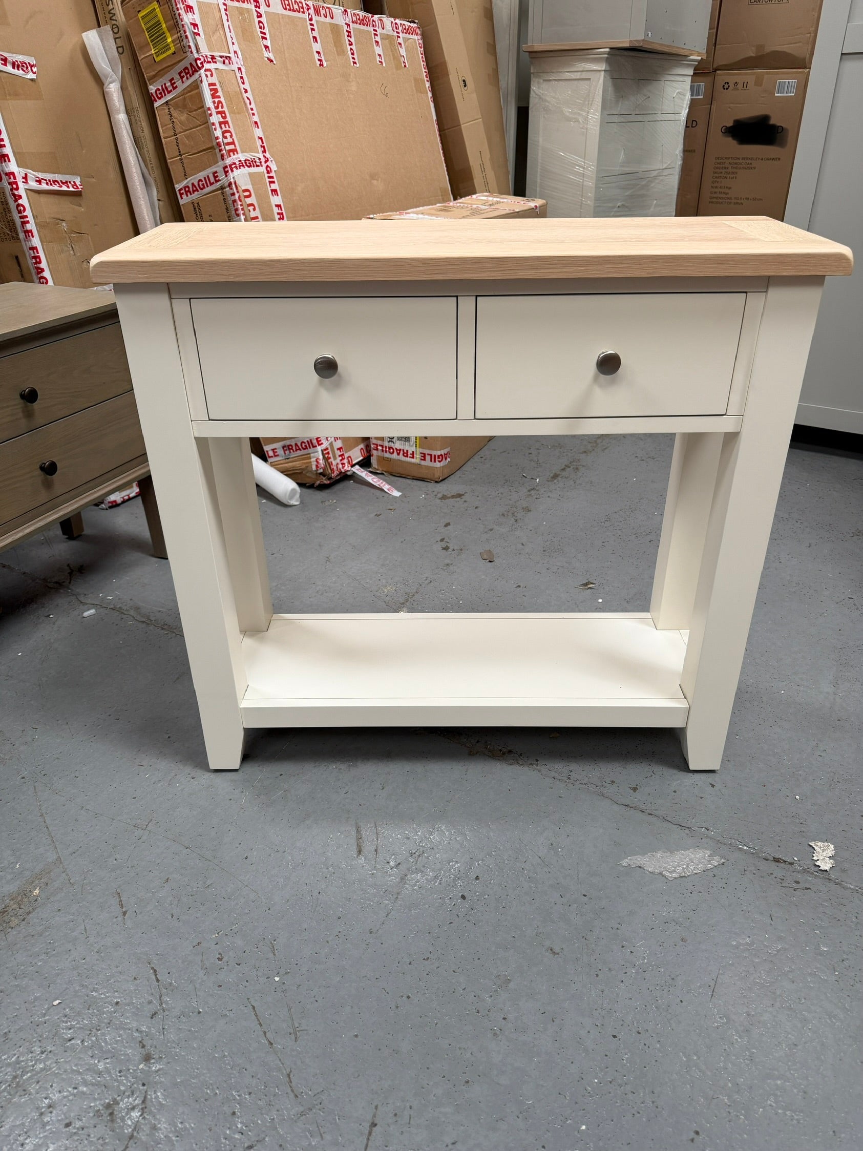 CHESTER CLASSIC CREAM
Small Console Table Quality Furniture Clearance Ltd