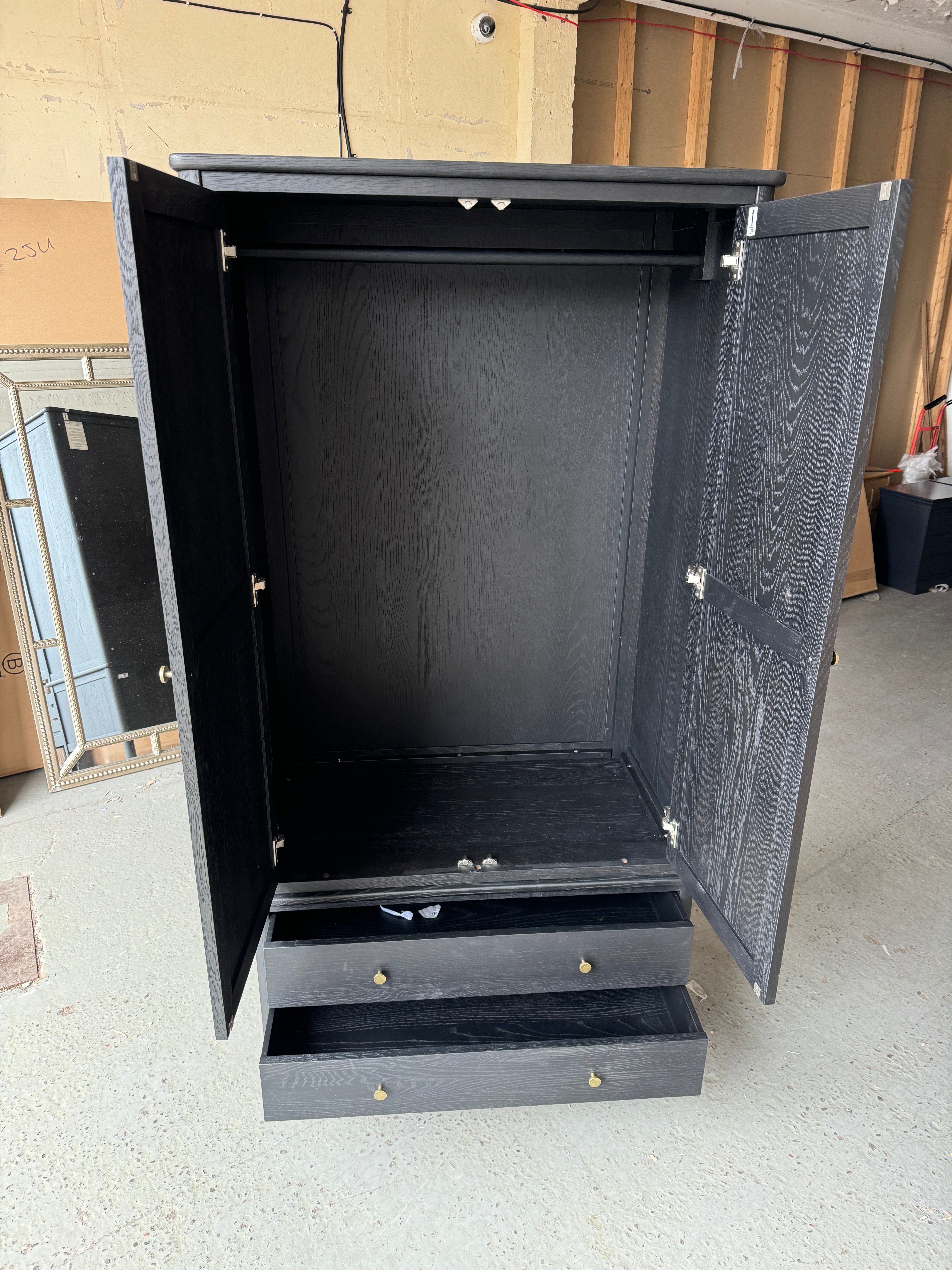 BERKELEY BLACK OAK
Double Wardrobe Quality Furniture Clearance Ltd