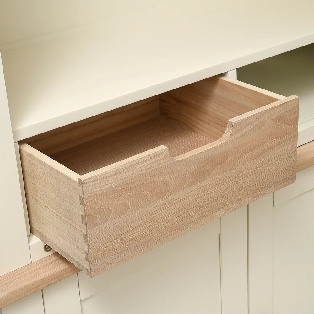 CHESTER CLASSIC CREAM
Hideaway Media Unit Quality Furniture Clearance Ltd