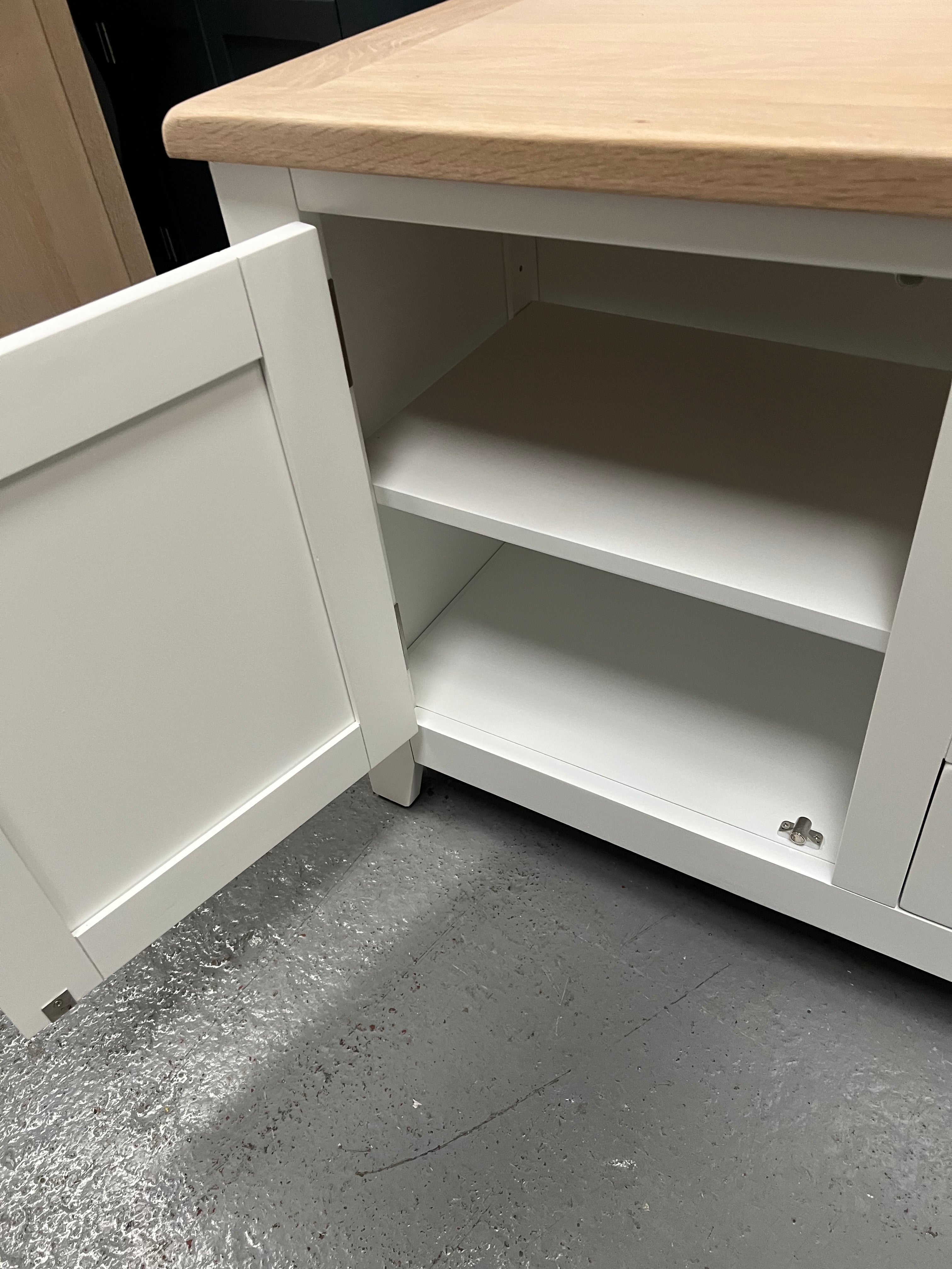 CHESTER PURE WHITE
XXL TV Stand up to 90" Quality Furniture Clearance Ltd