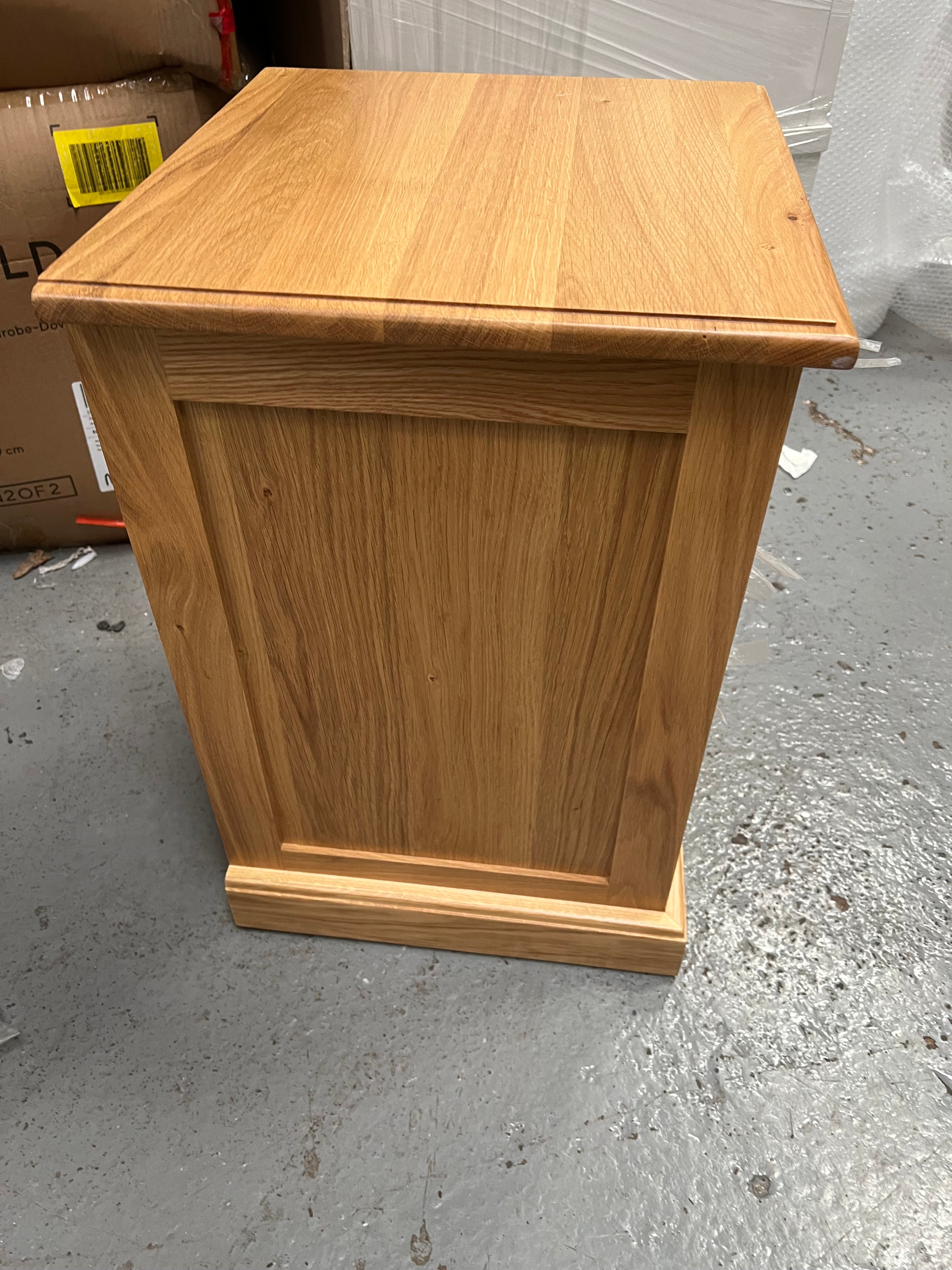 Set of 2 APPLEBY LIGHT OAK 3 Drawer Bedside Tables Quality Furniture Clearance Ltd