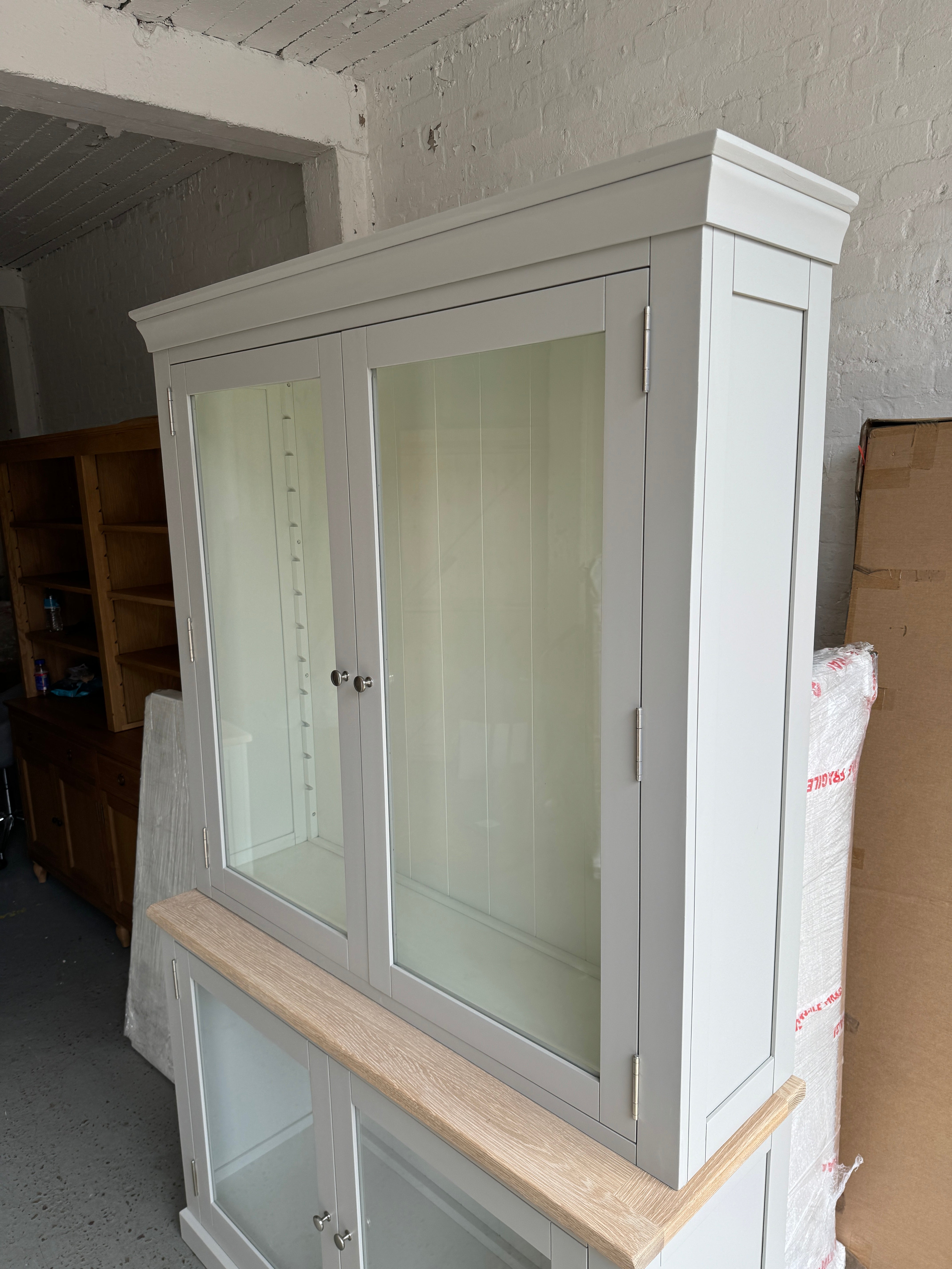 CHESTER DOVE GREY
Large Glazed Dresser Quality Furniture Clearance Ltd