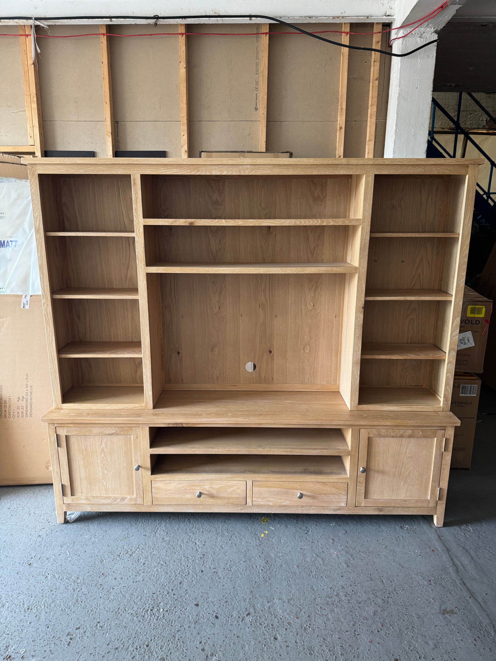 INGLESHAM WHITEWASH OAK
TV and Media Storage Unit Quality Furniture Clearance Ltd