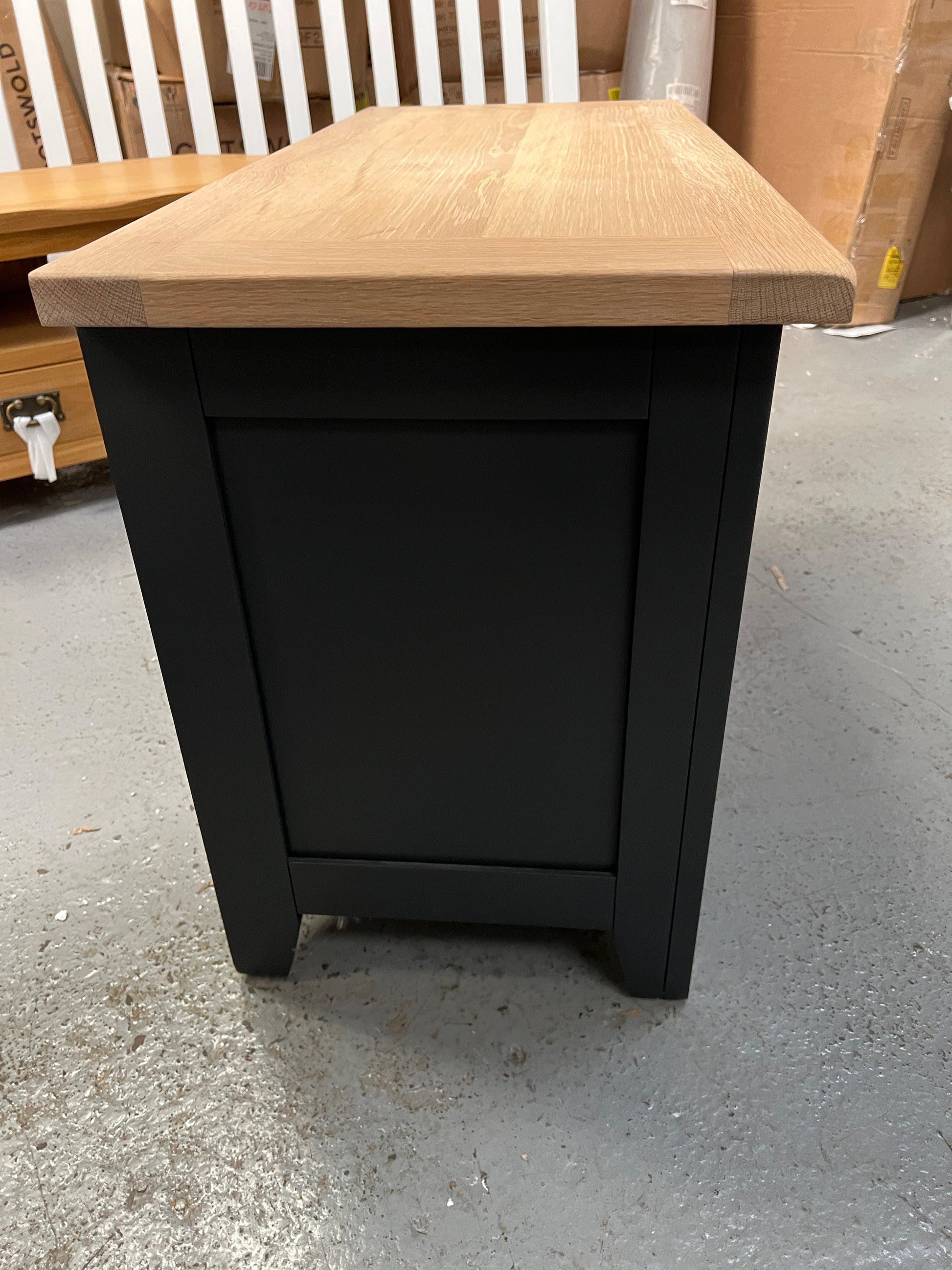 CHESTER CHARCOAL
Small TV stand up to 43 Quality Furniture Clearance Ltd