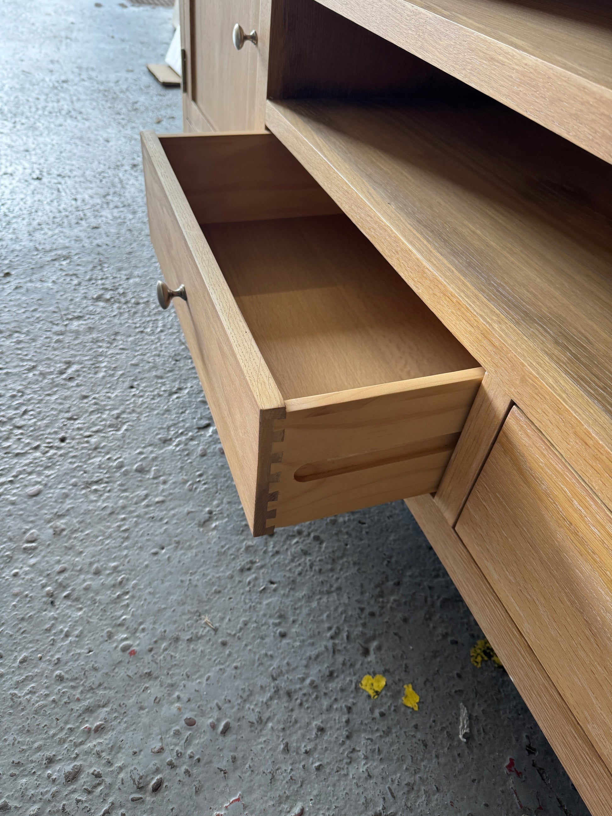 INGLESHAM WHITEWASH OAK
TV and Media Storage Unit Quality Furniture Clearance Ltd