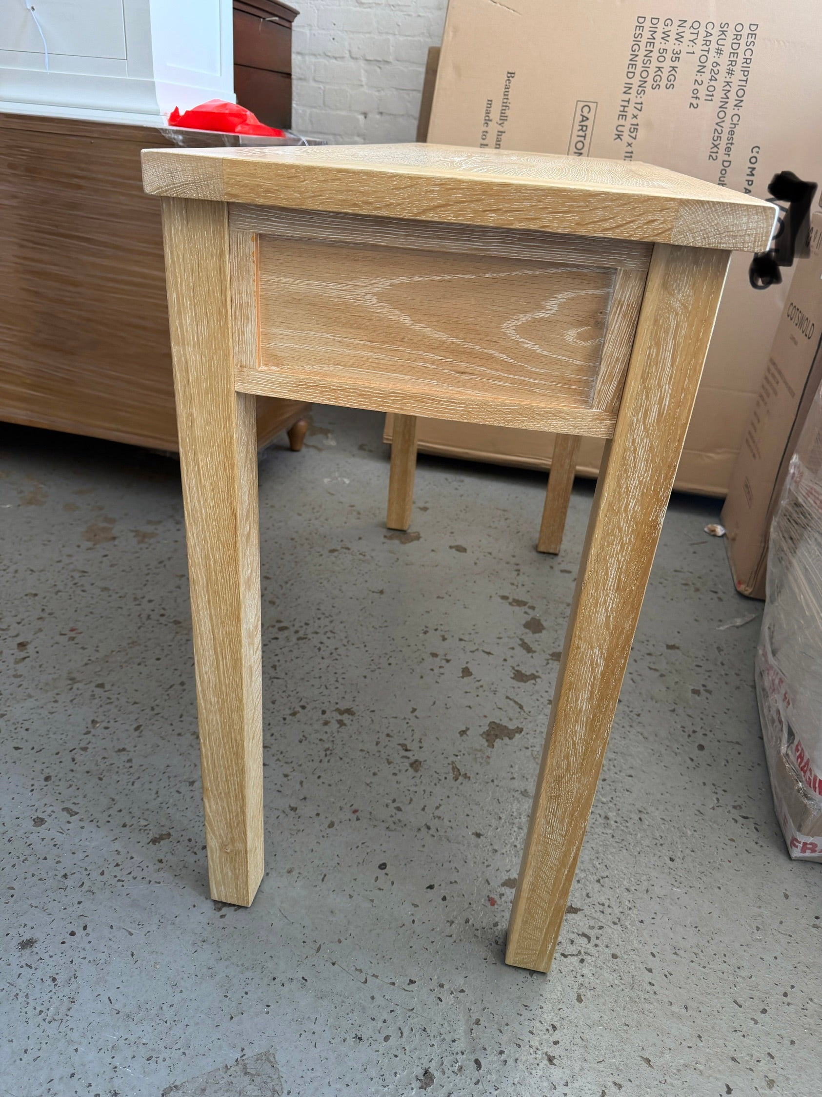 INGLESHAM WHITEWASH OAK
Console Desk Quality Furniture Clearance Ltd