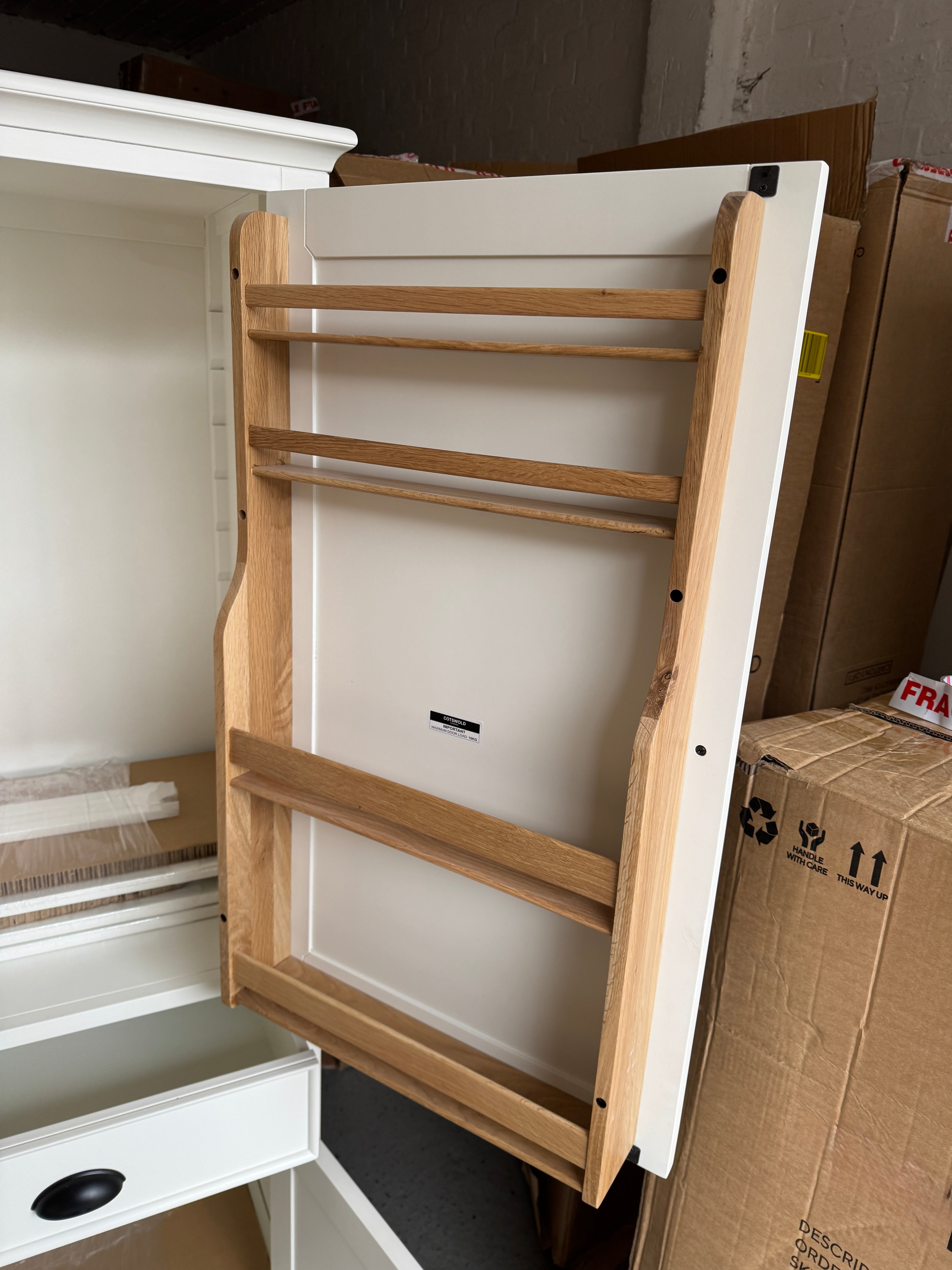 STOW WARM WHITE
Narrow Single Larder Quality Furniture Clearance Ltd
