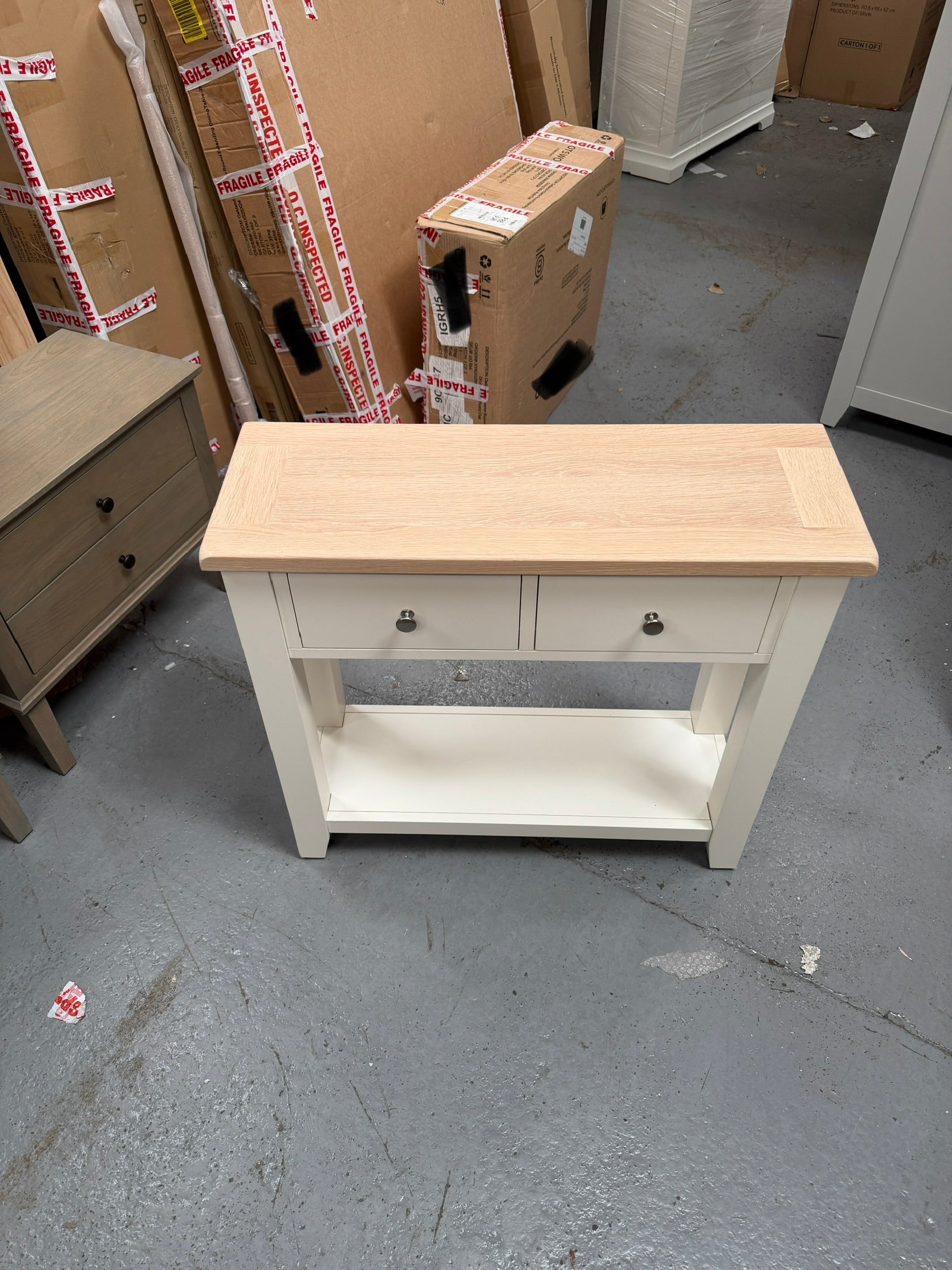 CHESTER CLASSIC CREAM
Small Console Table Quality Furniture Clearance Ltd