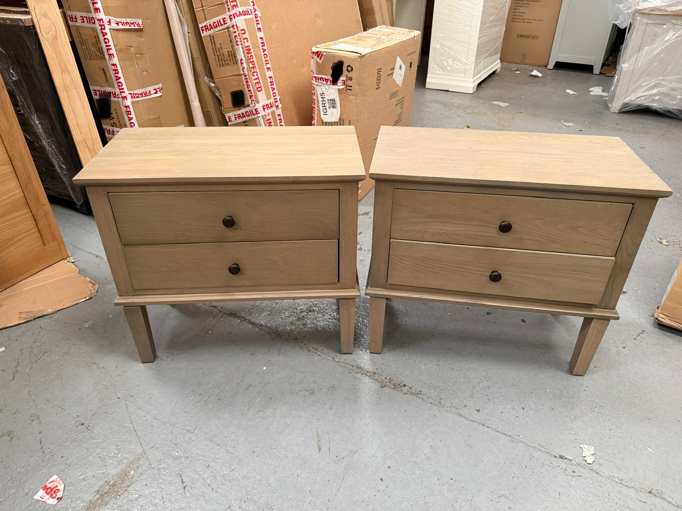 BIBURY SMOKED OAK
Wide 2 Drawer Bedside Table - set of 2 Quality Furniture Clearance Ltd