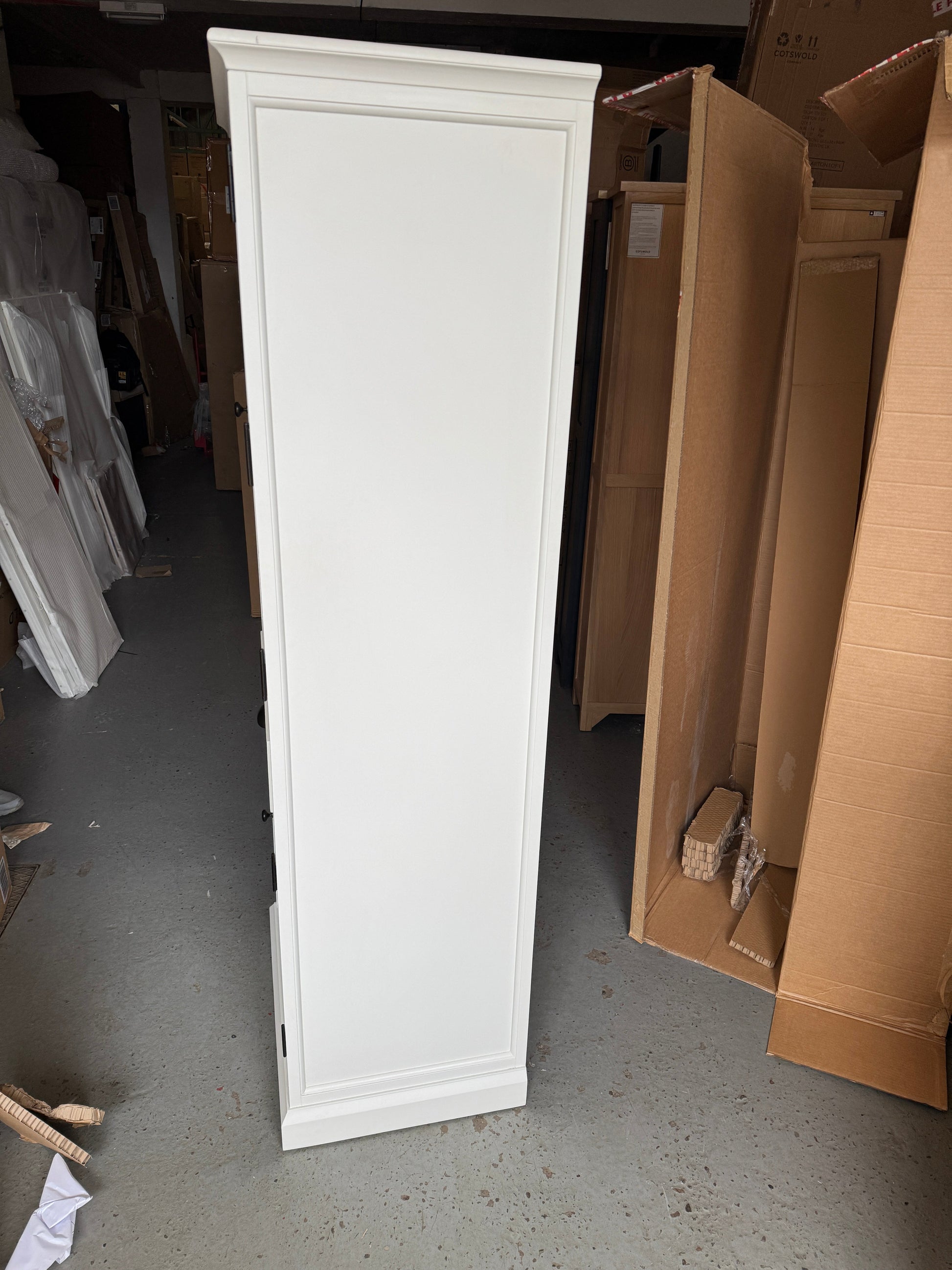 STOW WARM WHITE
Narrow Single Larder Quality Furniture Clearance Ltd