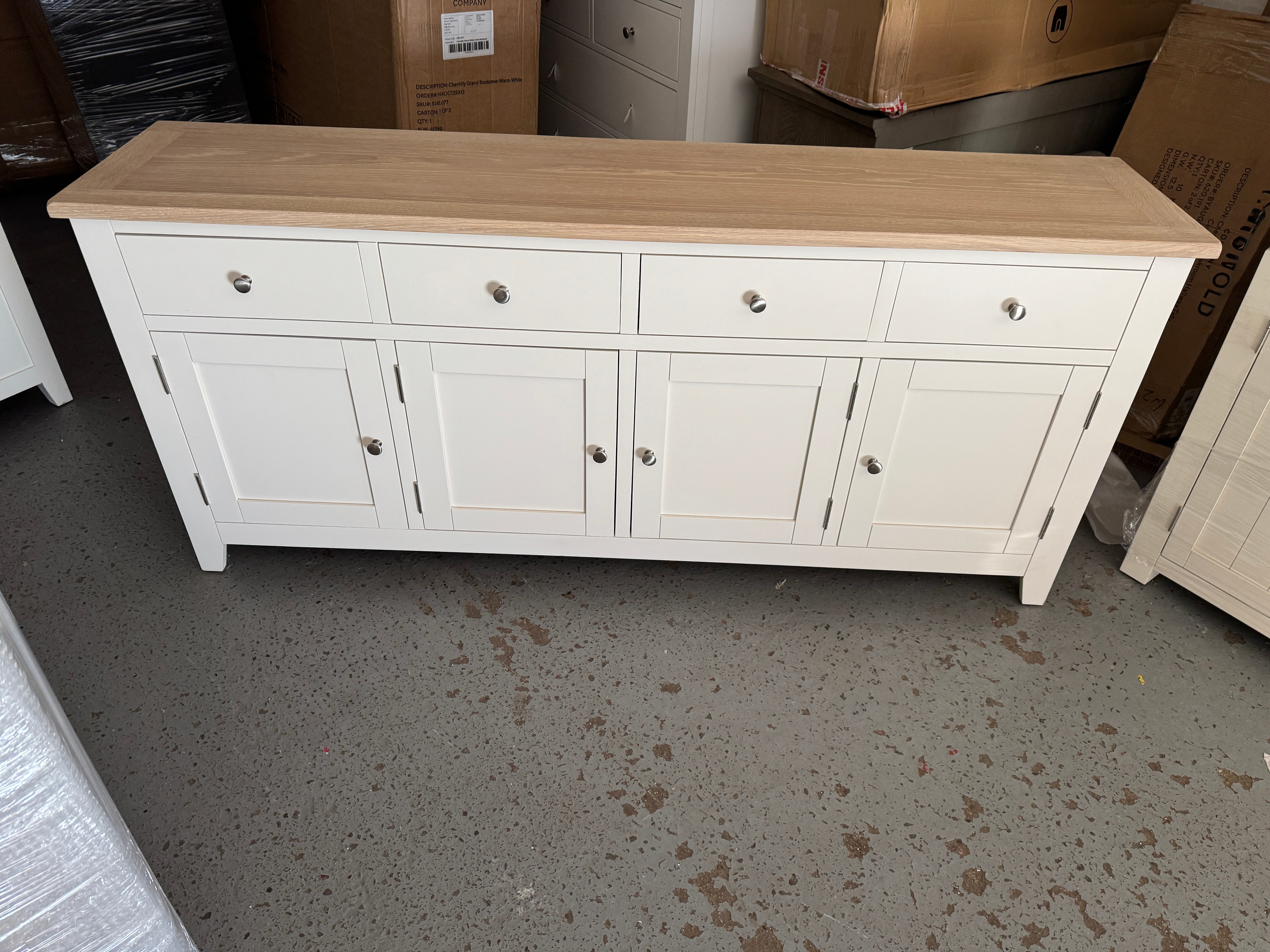 CHESTER CLASSIC CREAM
Extra Large Sideboard Quality Furniture Clearance Ltd