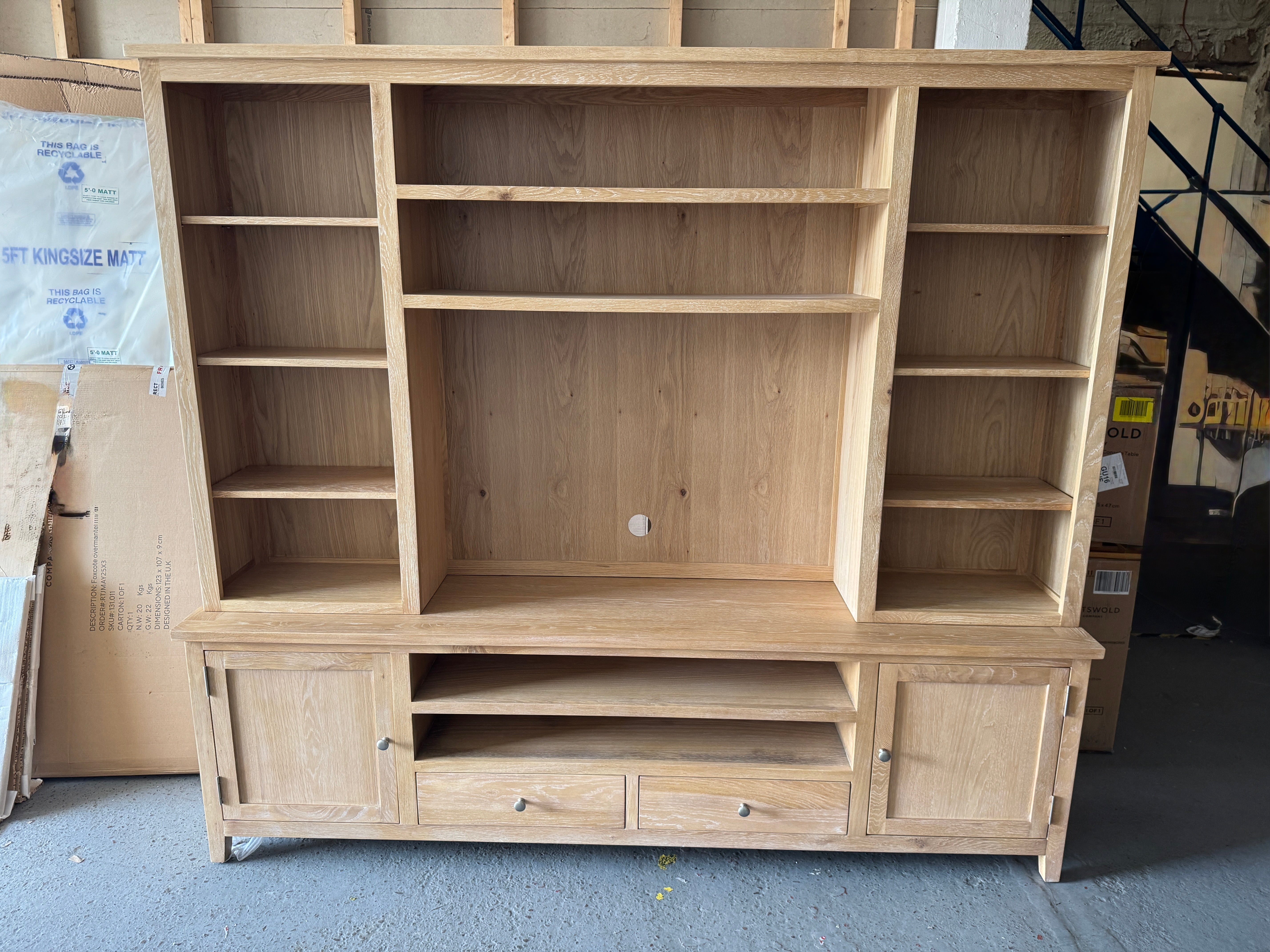 INGLESHAM WHITEWASH OAK
TV and Media Storage Unit Quality Furniture Clearance Ltd