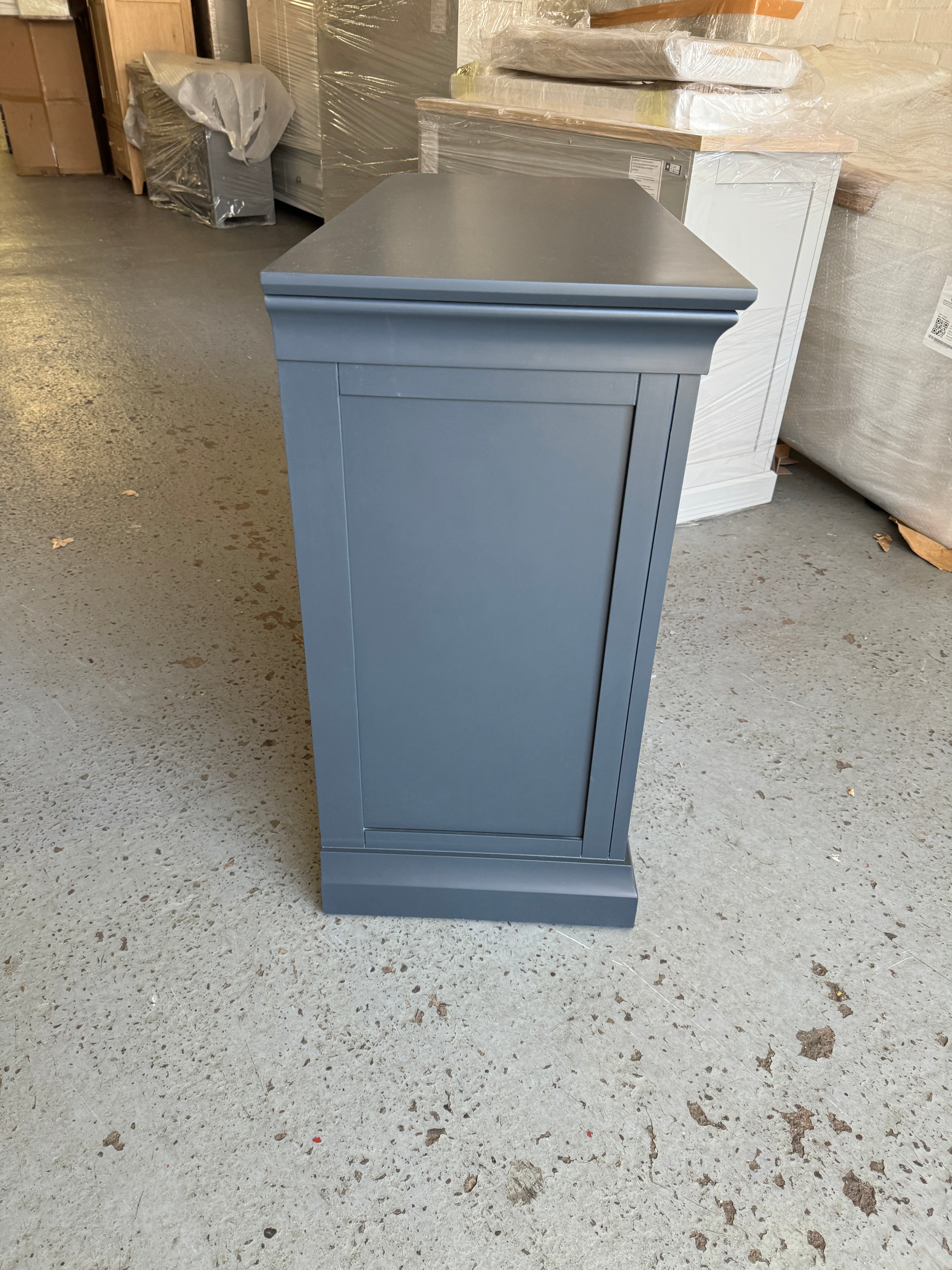 CHANTILLY DUSKY BLACK
3 Drawer Petite Chest Quality Furniture Clearance Ltd