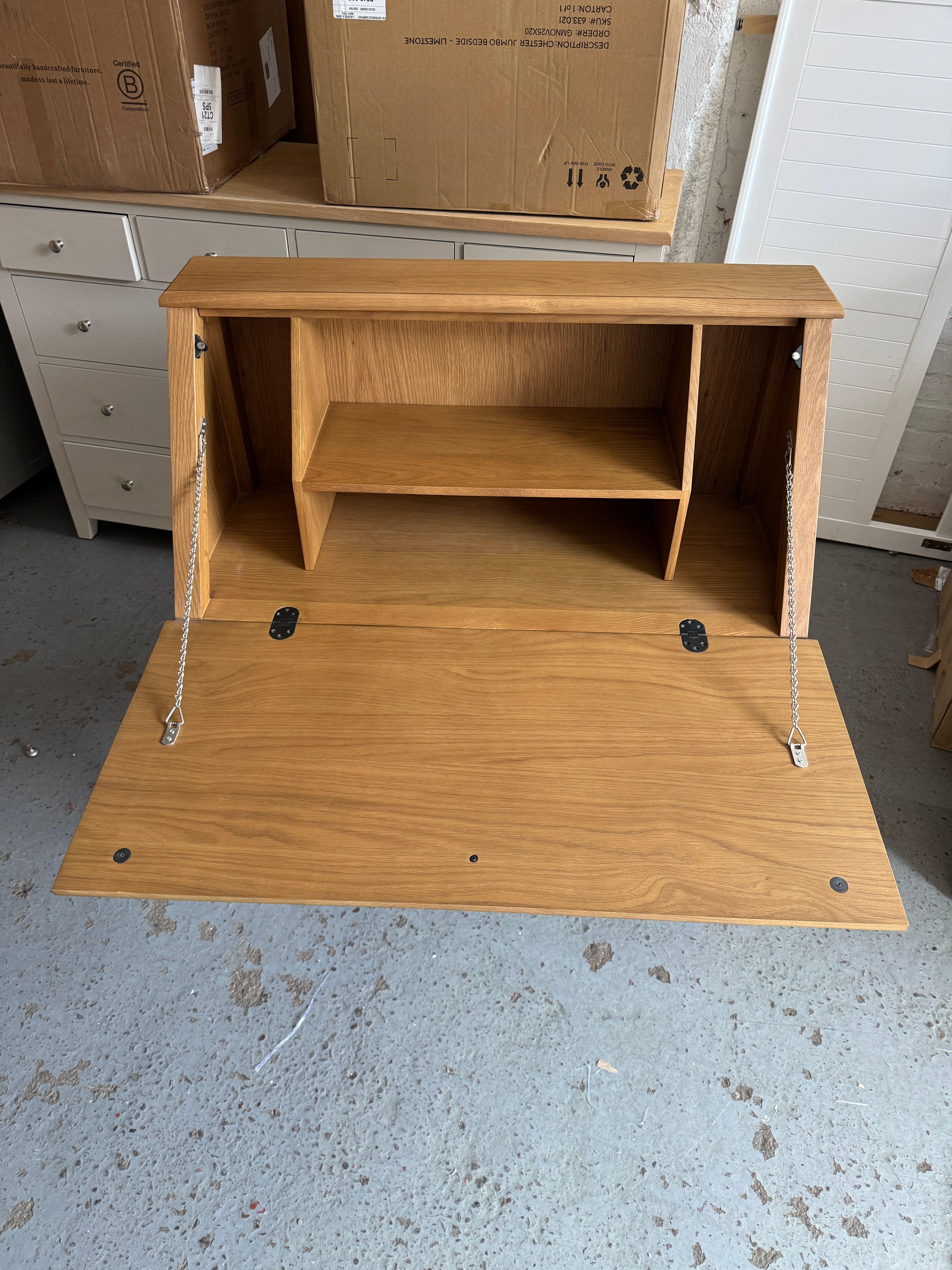 ELKSTONE MELLOW OAK
Bureau Quality Furniture Clearance Ltd