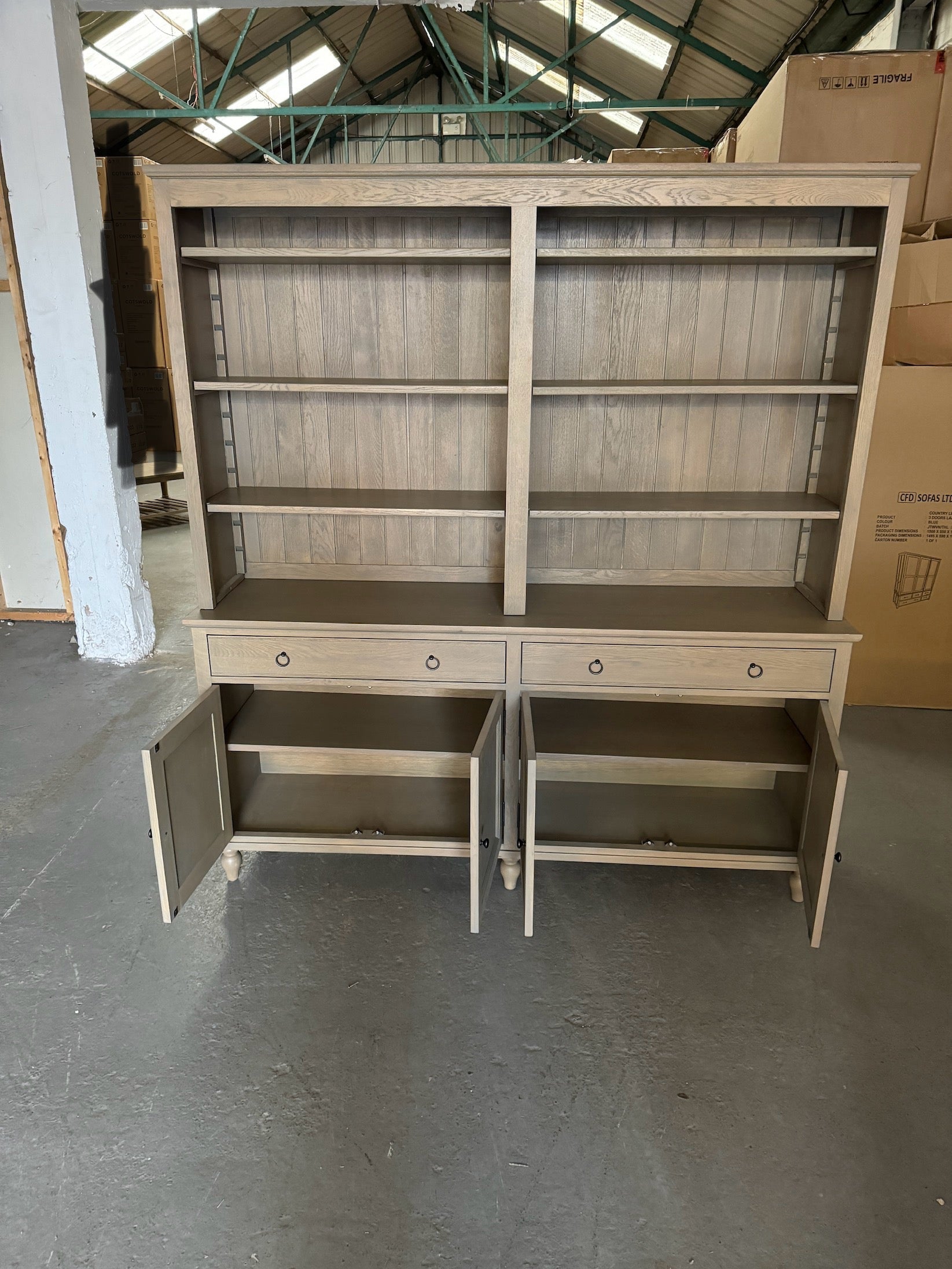ELKSTONE SMOKED OAK
Grand Dresser Quality Furniture Clearance Ltd