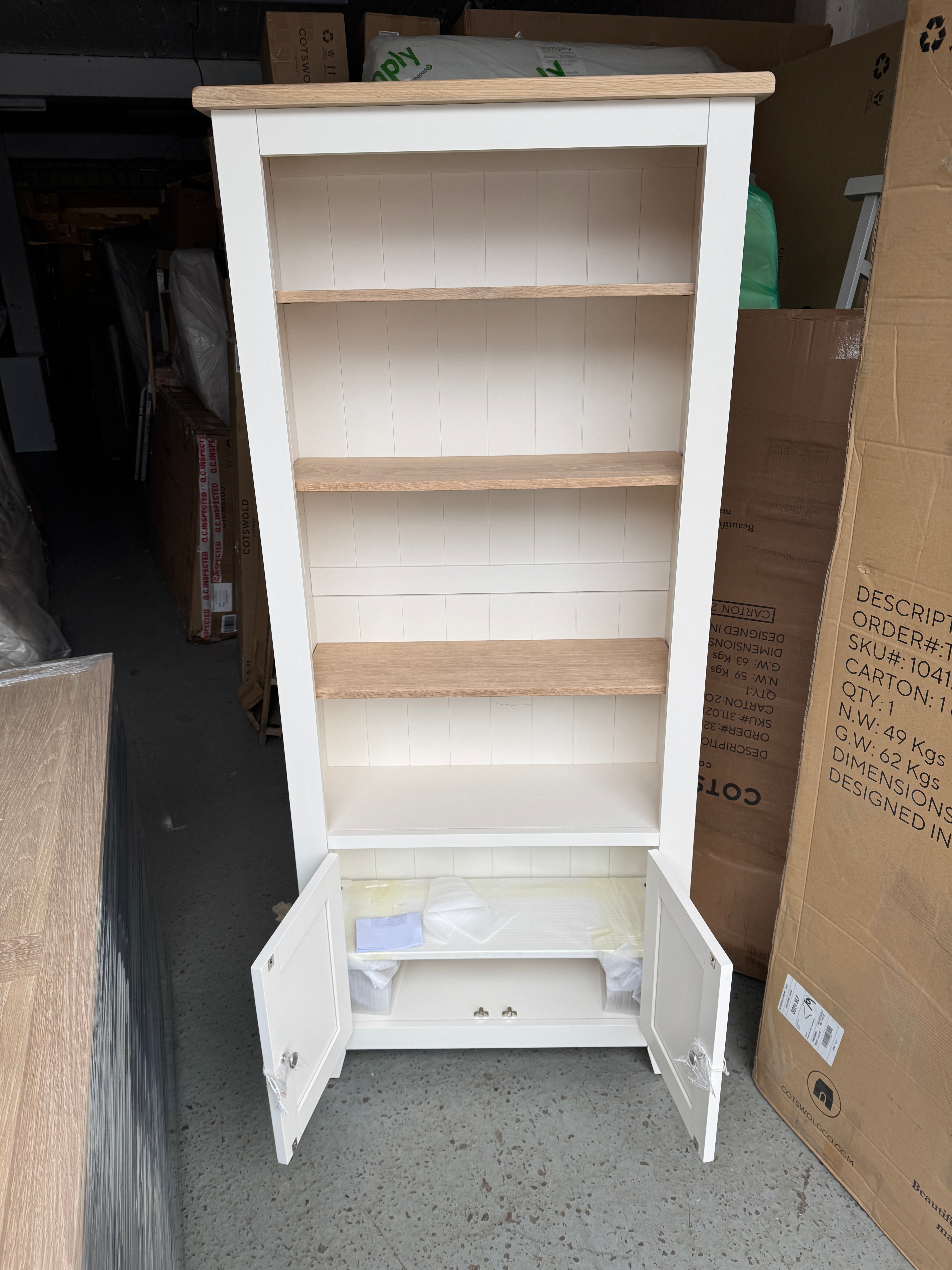 CHESTER CLASSIC CREAM
Alcove Display Cabinet Quality Furniture Clearance Ltd