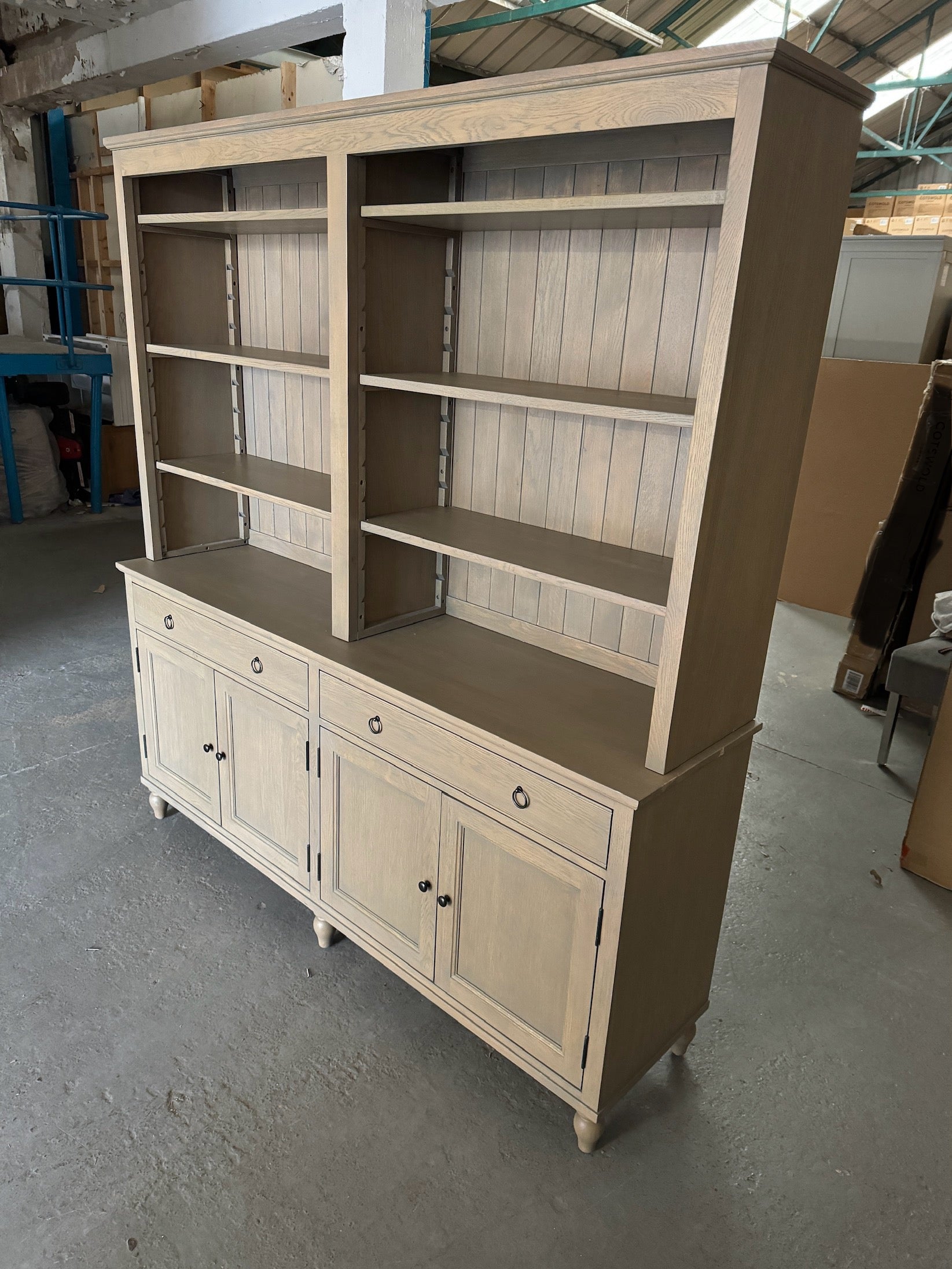 ELKSTONE SMOKED OAK
Grand Dresser Quality Furniture Clearance Ltd