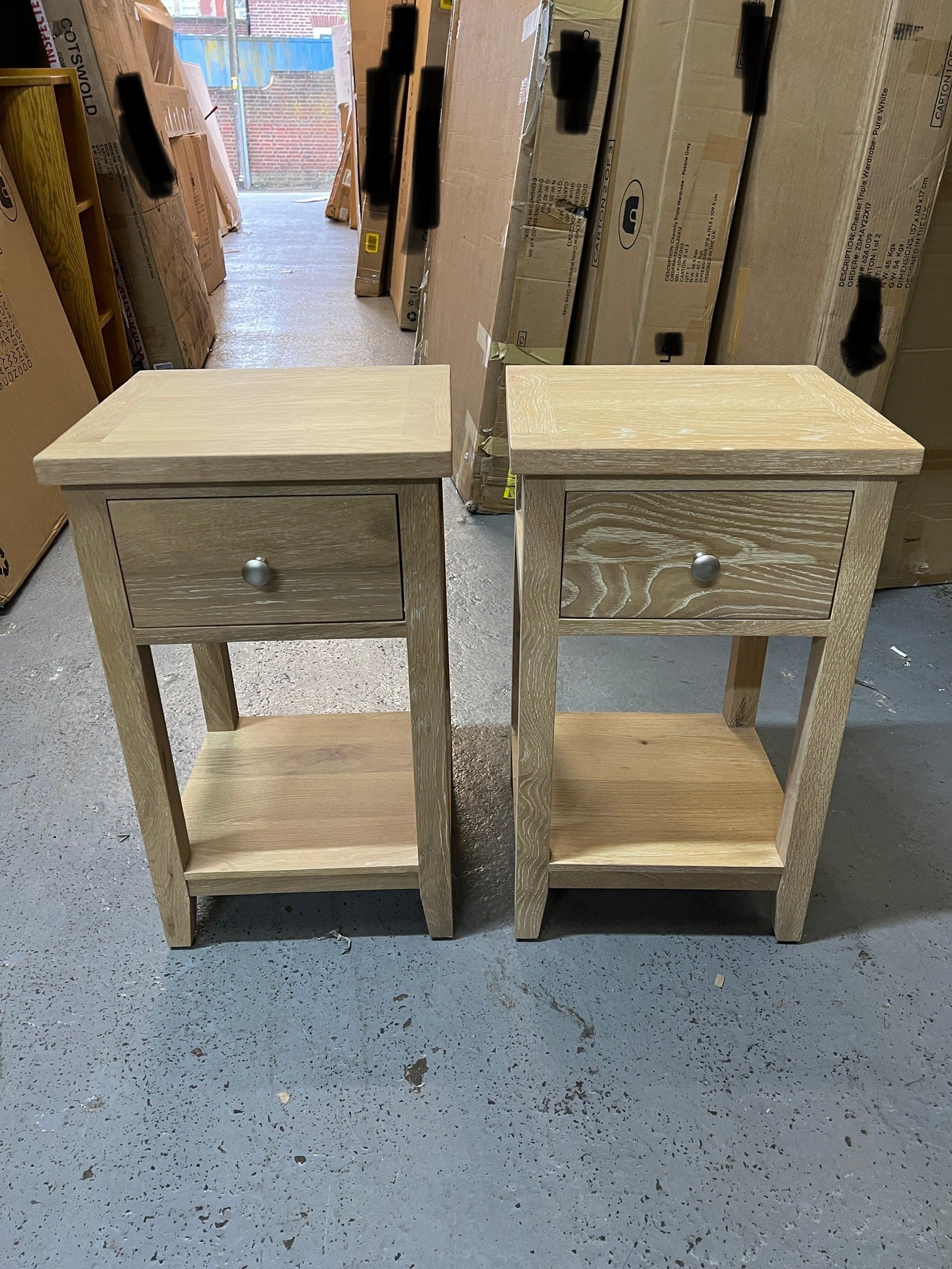 Set of 2 INGLESHAM WHITEWASH OAK
1 Drawer Bedsides Quality Furniture Clearance Ltd