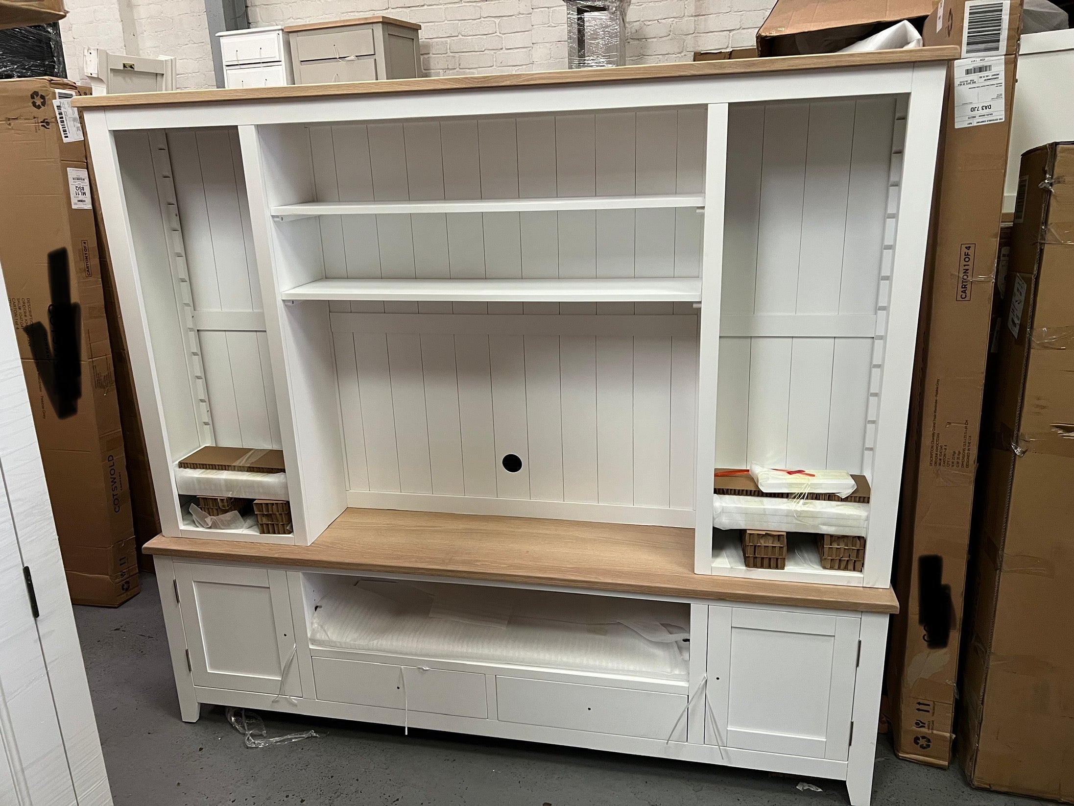 CHESTER PURE WHITE
TV and Media Storage Unit Quality Furniture Clearance Ltd