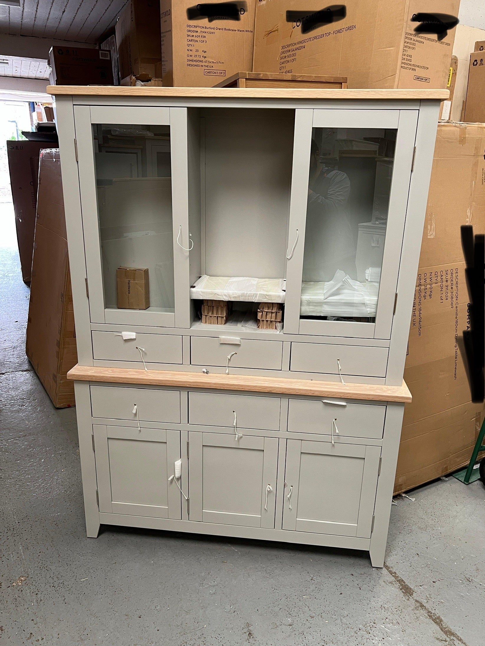 CHESTER DOVE GREY
Dresser Quality Furniture Clearance Ltd