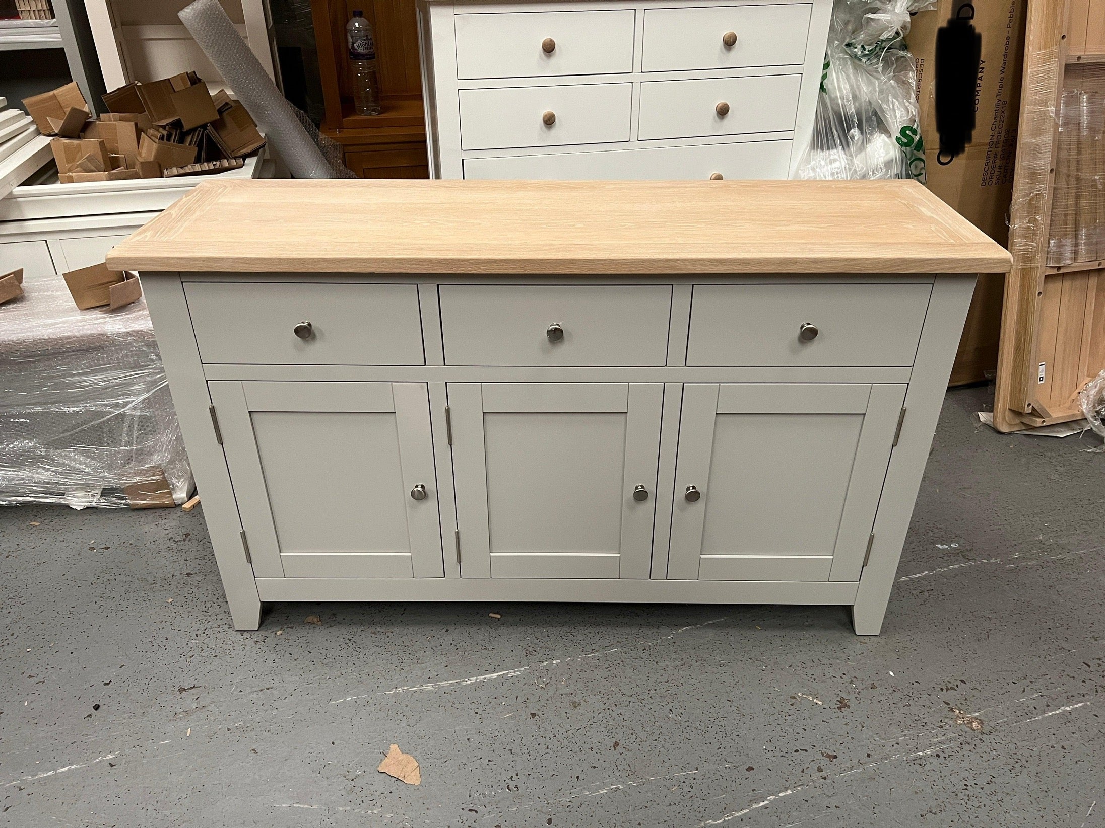 CHESTER DOVE GREY
Large Sideboard Quality Furniture Clearance Ltd