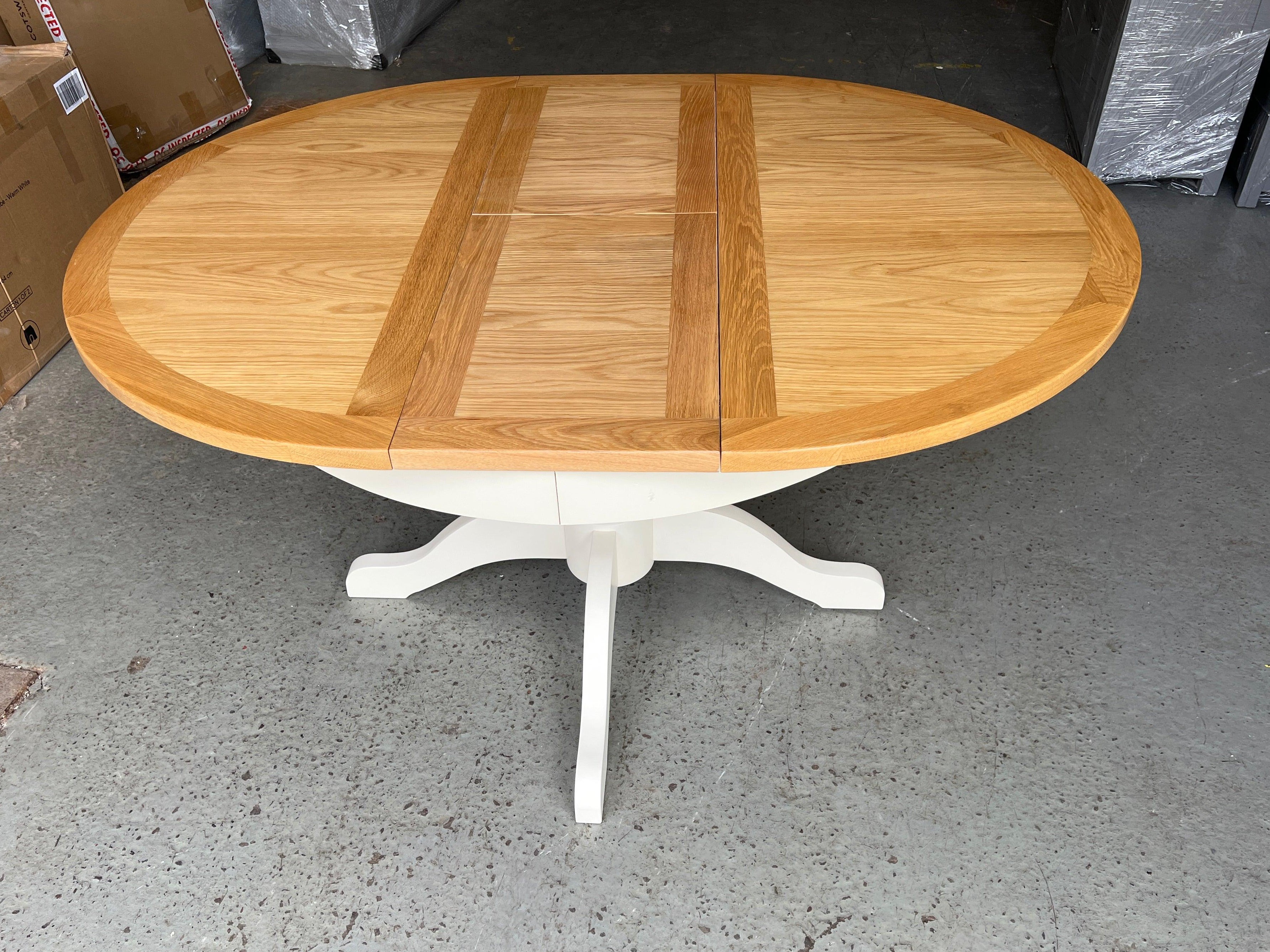 SUSSEX COTSWOLD CREAM 4-6 Seater Round Extending Table Quality Furniture Clearance Ltd